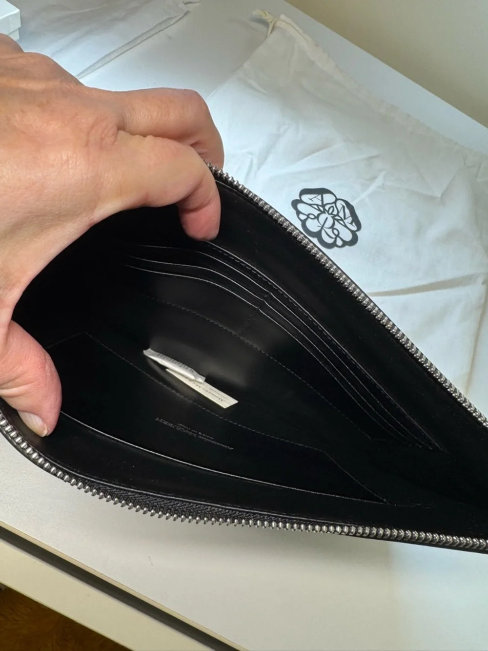 Alexander McQueen Limited Edition Black Leather Zip Clutch with COA - Like New - Picture 7 of 10